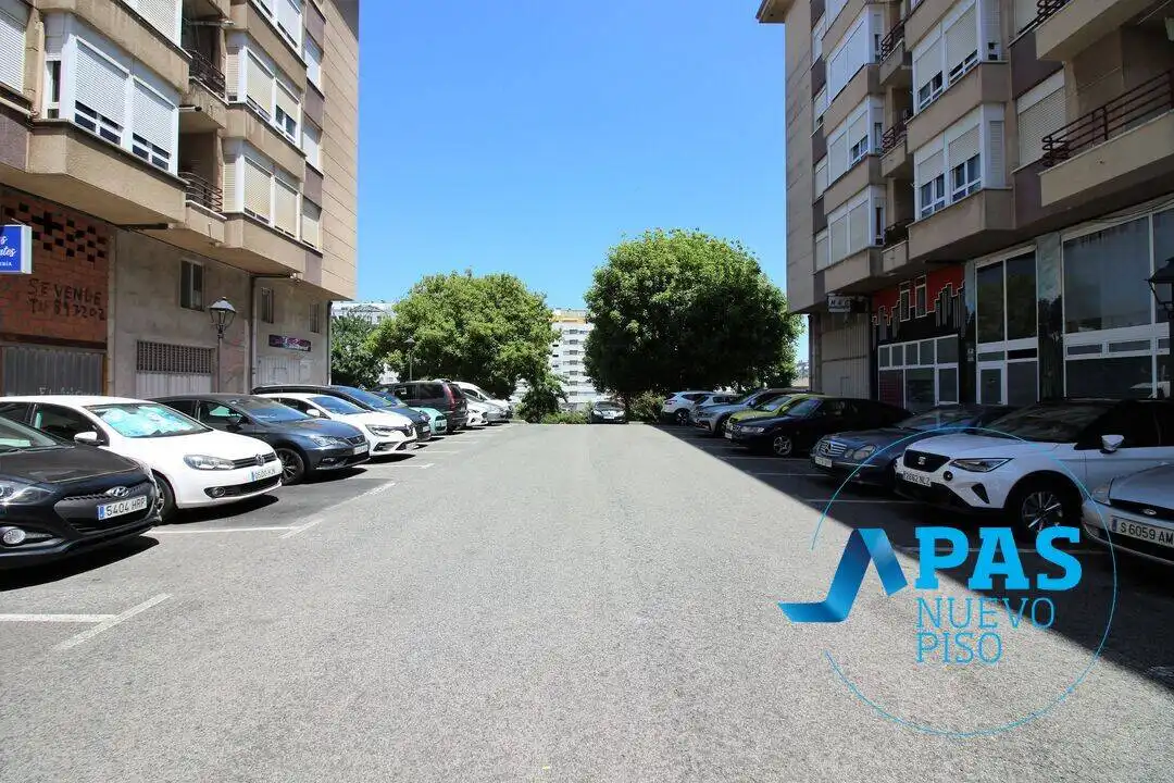 Parking de Piso en venta en Camargo con Terraza, Trastero y Amueblado