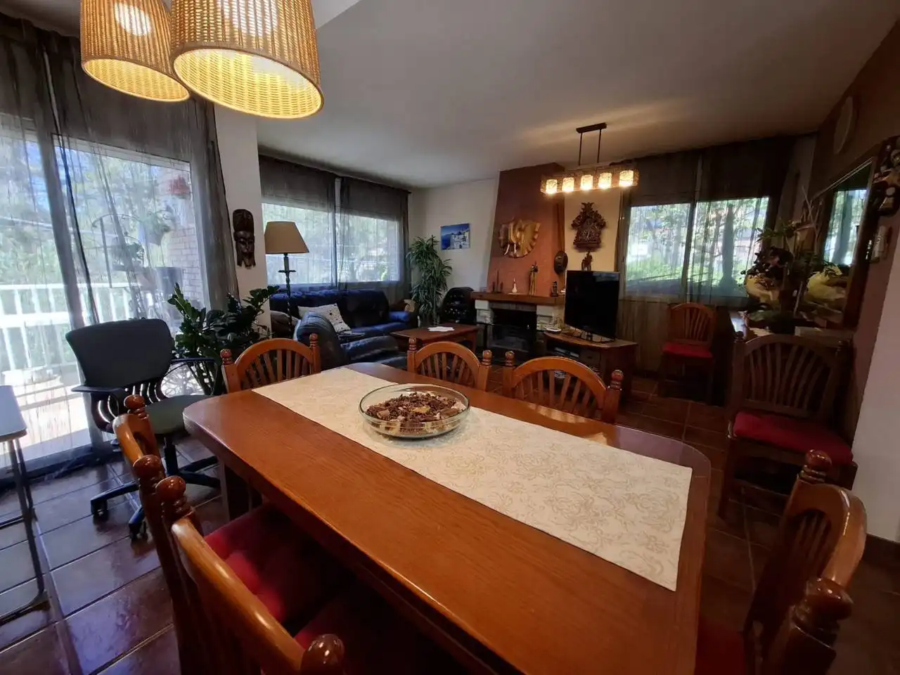 Menjador de Casa o xalet en venda en Rubí amb Aire condicionat, Calefacció i Jardí privat