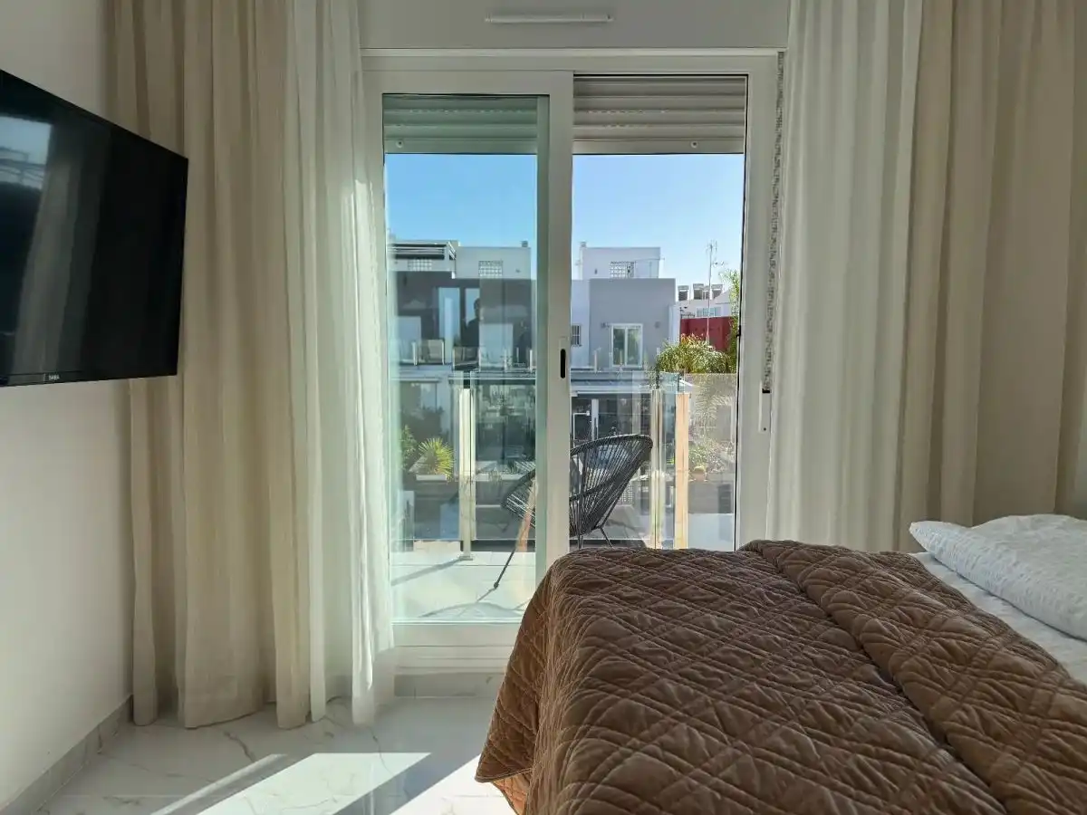 Terraza de Casa adosada en venta en Torrevieja con Aire acondicionado, Jardín privado y Amueblado