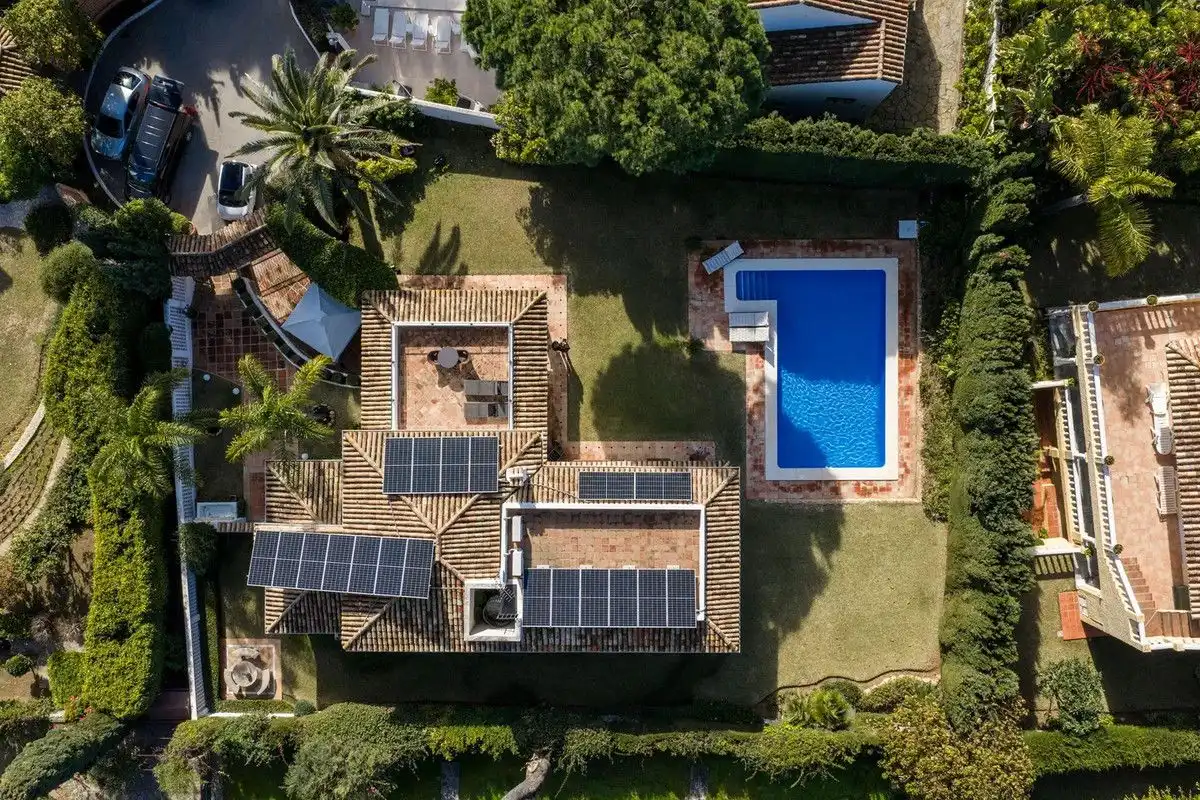 Chalet con piscina en venta en Calahonda, imagen 3
