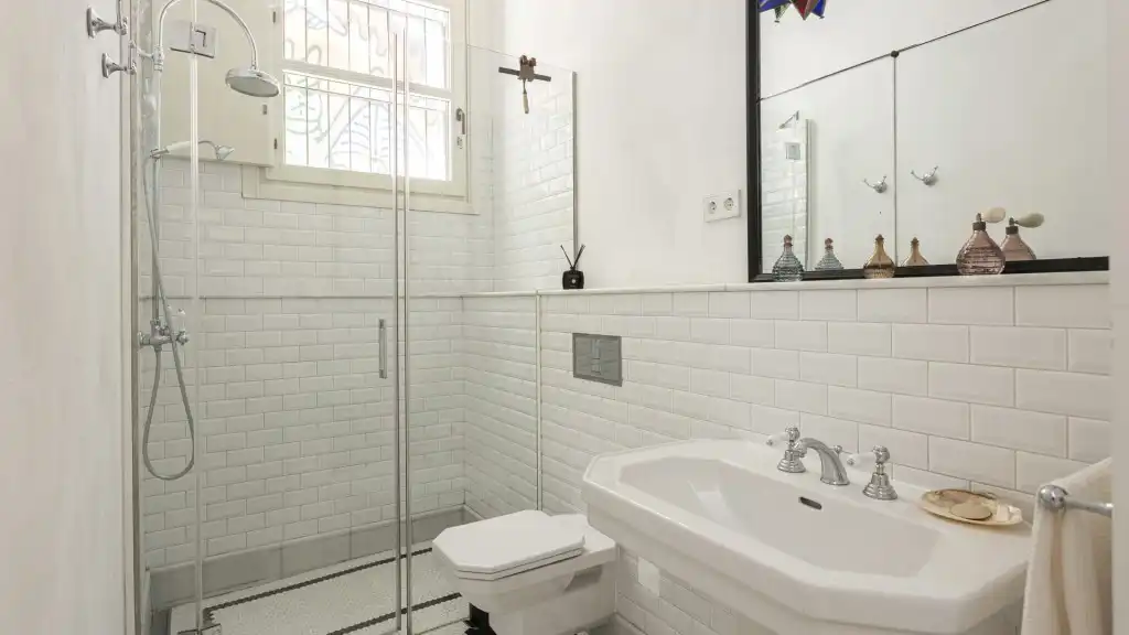 Baño de Apartamento en venta en Barcelona con Aire acondicionado y Calefacción