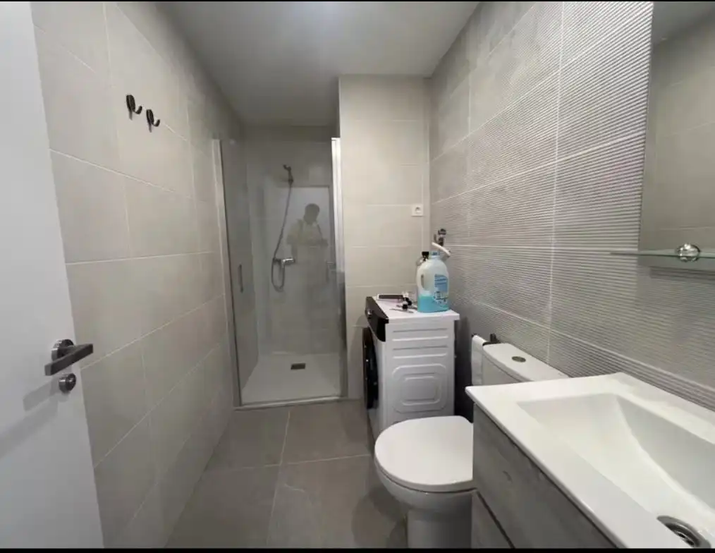 Bathroom of Flat for rent in Valencia  with Air Conditioner, Heating and Terrace