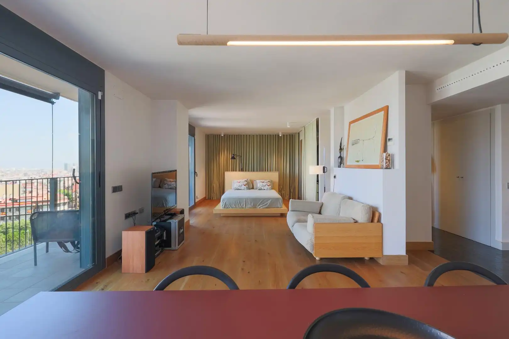 Sala d'estar de Pis en venda en L'Hospitalet de Llobregat amb Aire condicionat, Parquet i Terrassa