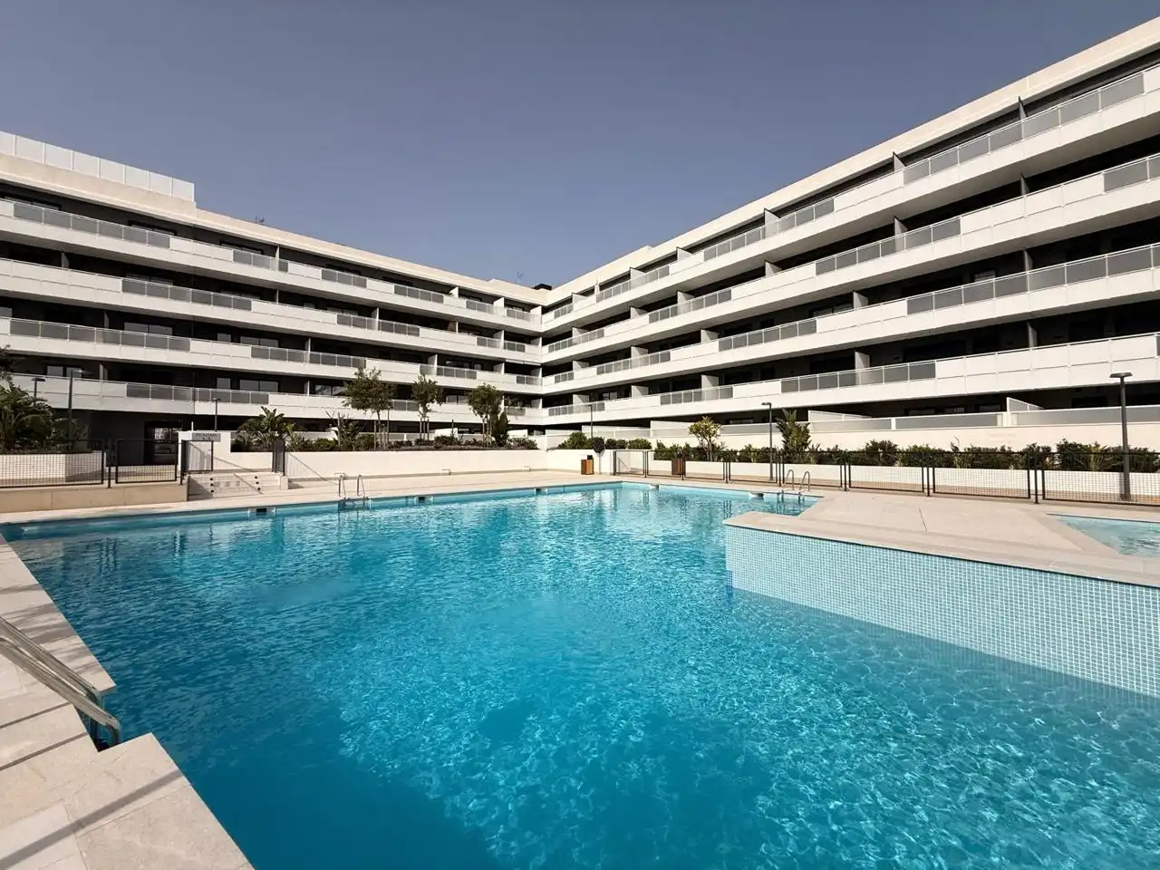 Piscina de Planta baixa de lloguer en Eivissa amb Aire condicionat, Terrassa i Moblat