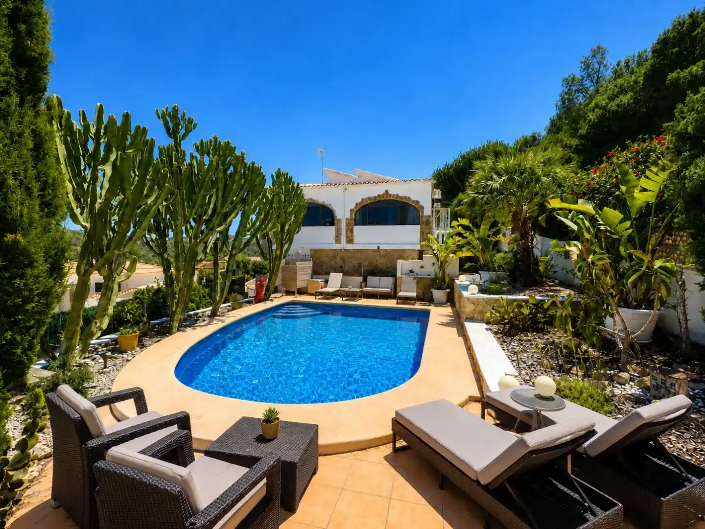 Piscina de Casa o chalet en venta en Dénia con Aire acondicionado, Jardín privado y Trastero