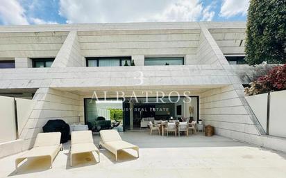 Terrassa de Casa adosada en venda en Esplugues de Llobregat amb Aire condicionat, Calefacció i Jardí privat