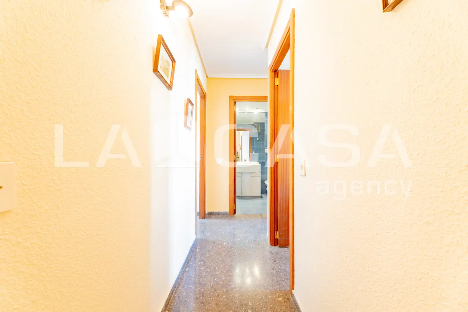 Flat for sale in Valencia  with Air Conditioner and Balcony