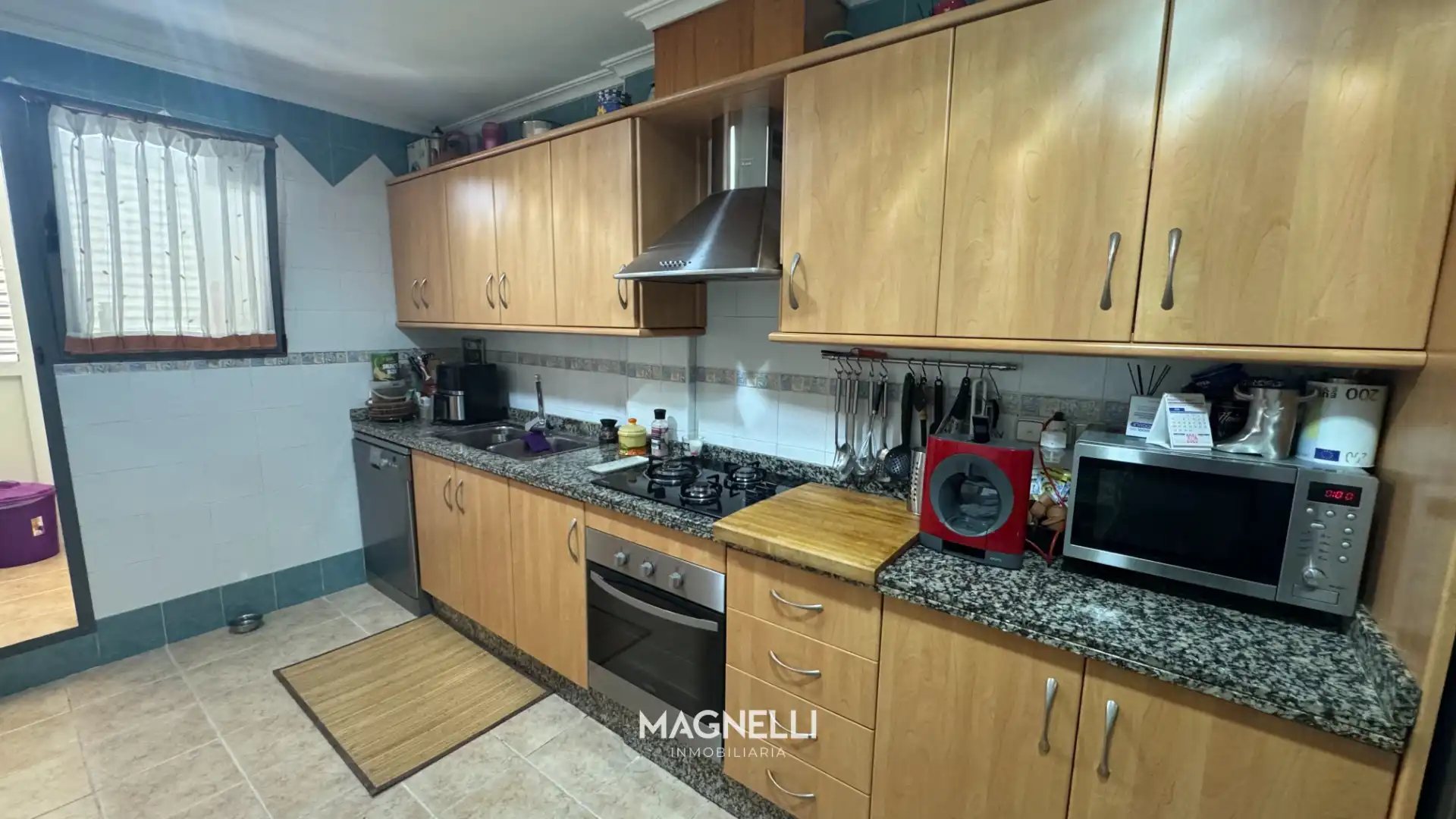 Cocina de Casa adosada en venta en Elda con Jardín privado, Amueblado y Balcón