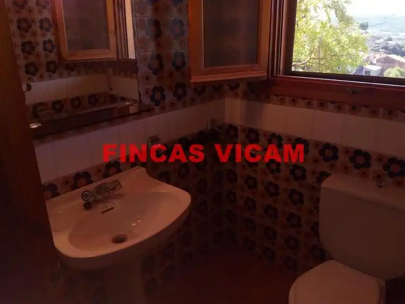 Bany de Finca rústica en venda en Agüero amb Calefacció, Jardí privat i Terrassa