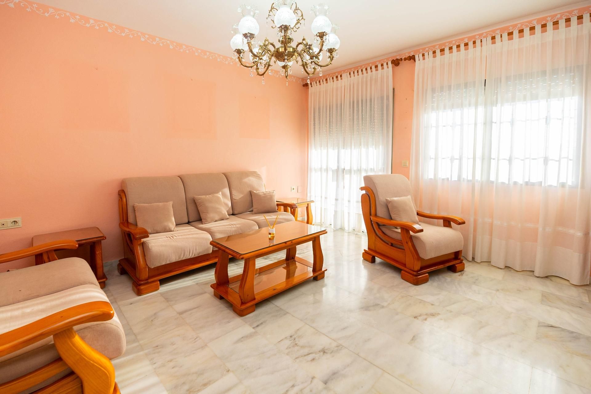 Sala d'estar de Casa o xalet en venda en Málaga Capital amb Jardí privat, Terrassa i Traster