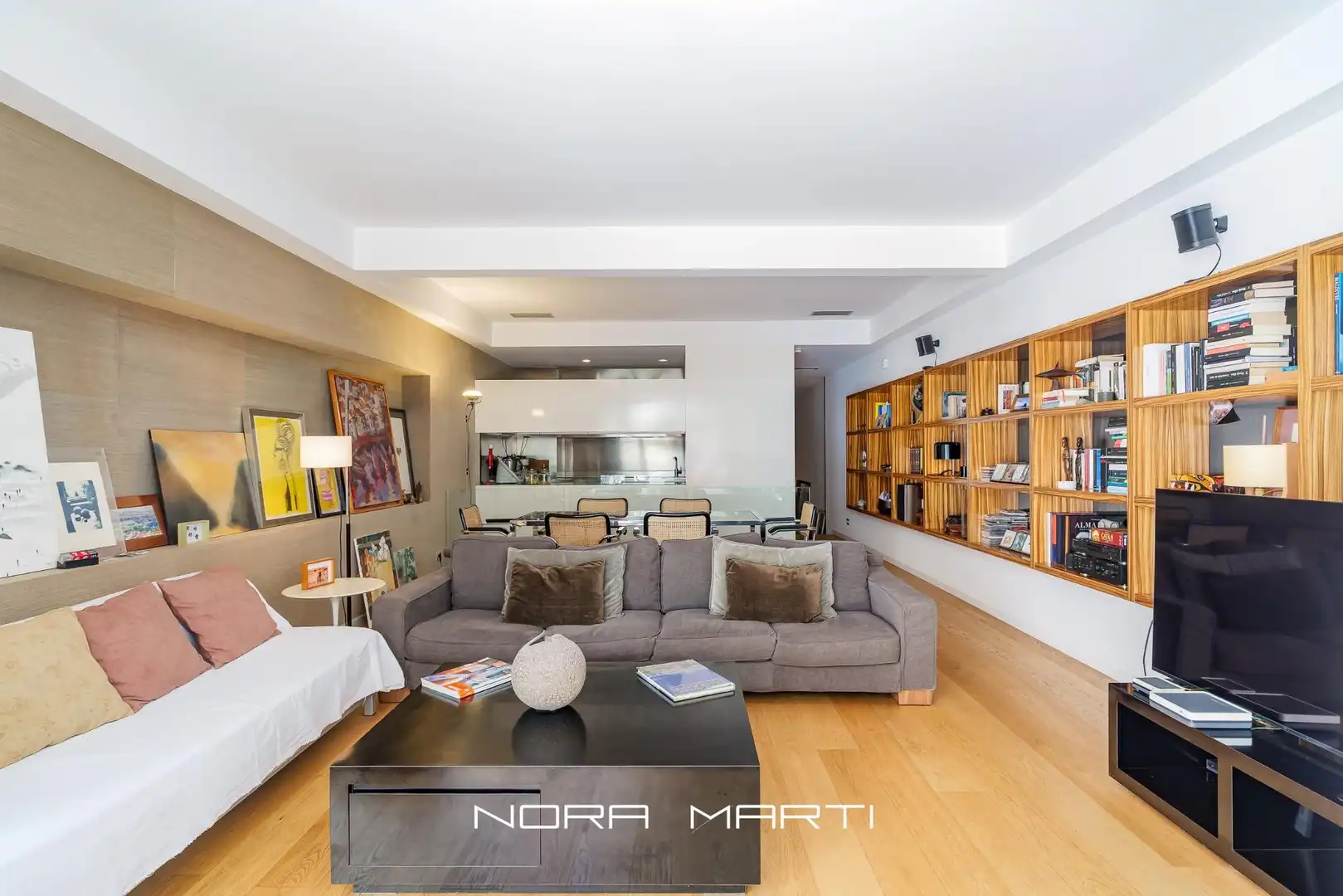 Sala d'estar de Planta baixa en venda en Barcelona amb Aire condicionat, Calefacció i Terrassa