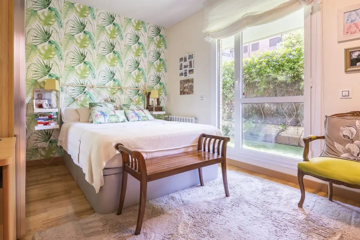 Habitación de Planta baja en venta en Pozuelo de Alarcón con Aire acondicionado, Calefacción y Jardín privado