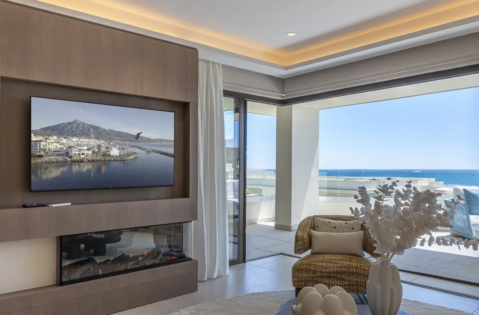 Sala d'estar de Apartament en venda en Estepona amb Aire condicionat, Terrassa i Traster