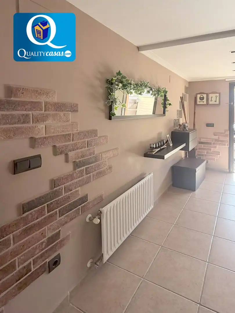 Casa adosada en venta en Almajada - Ravel  