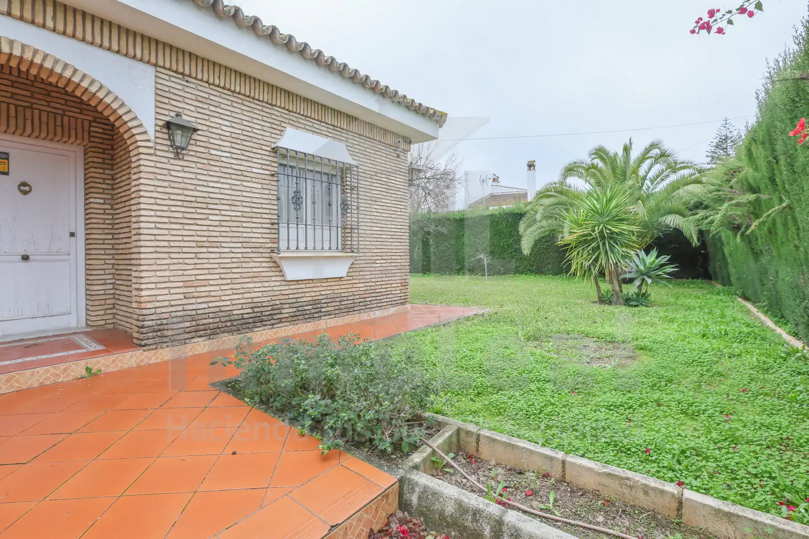 Garden of Houses for sale in Espartinas  with Air Conditioner, Heating and Private garden