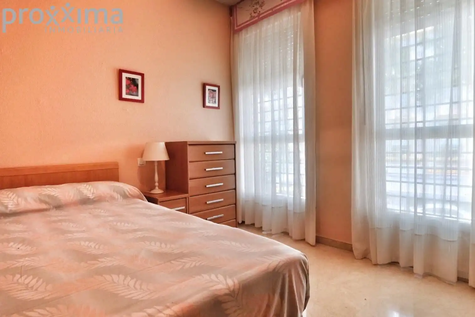 Habitación de Piso en venta en Sevilla con Aire acondicionado, Trastero y Piscina comunitaria