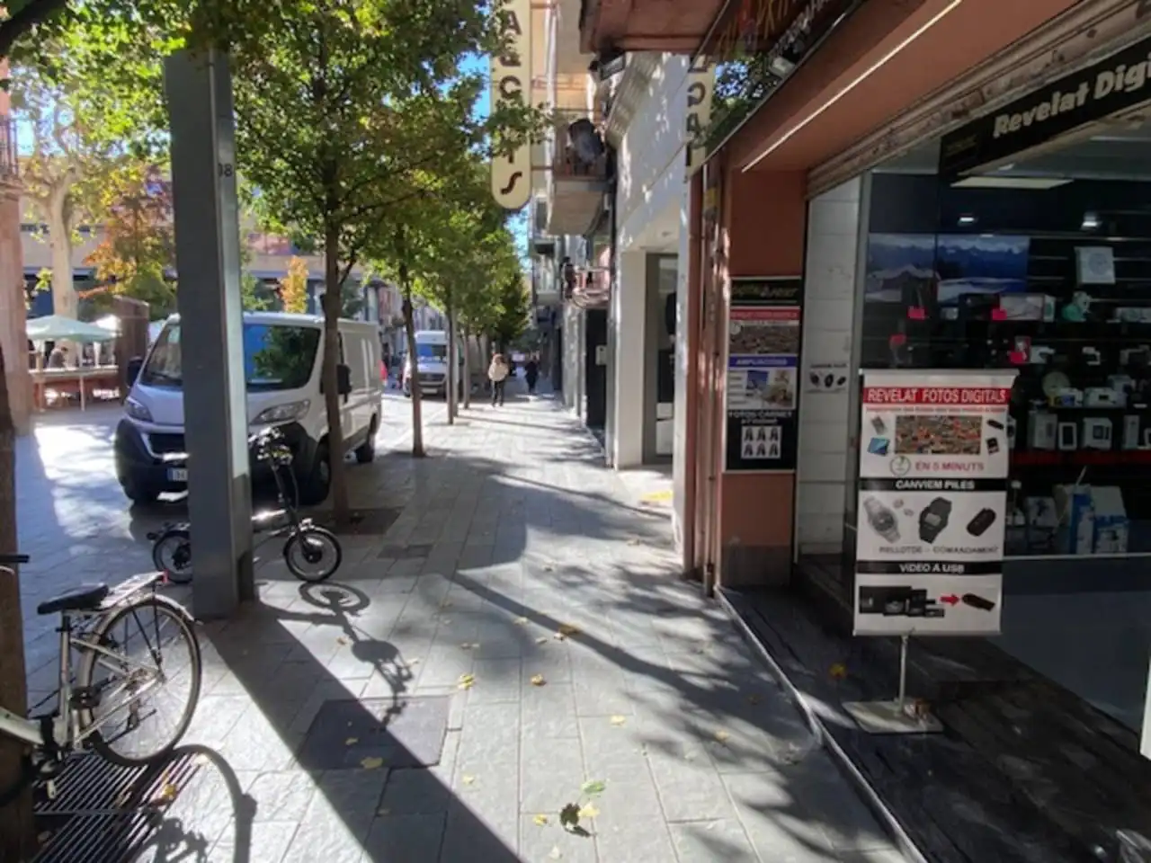 Local comercial de lloguer a Plaza Lluís Perpinyà, imagen 9