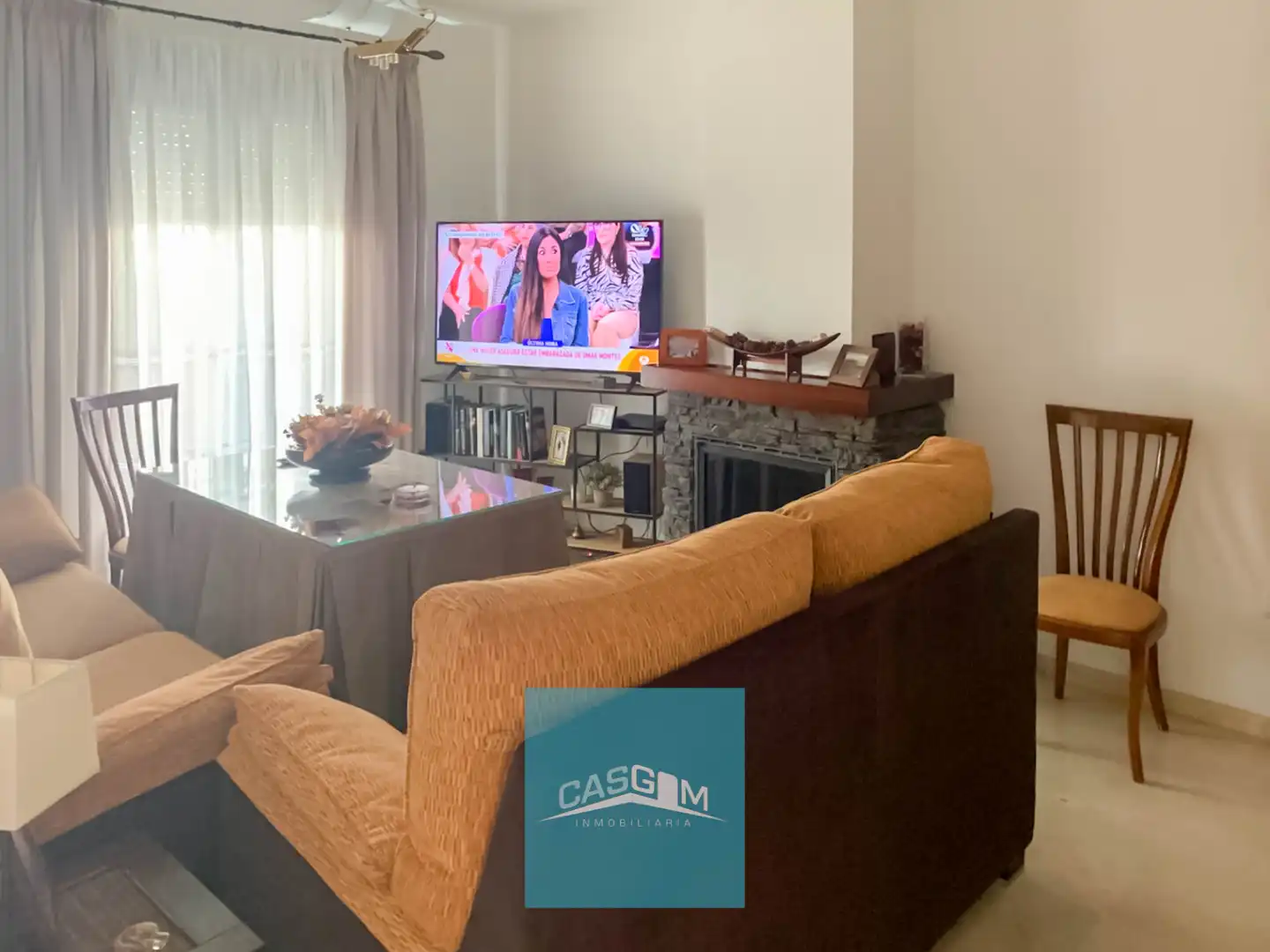 Sala d'estar de Casa adosada en venda en Aljaraque amb Aire condicionat, Terrassa i Forn