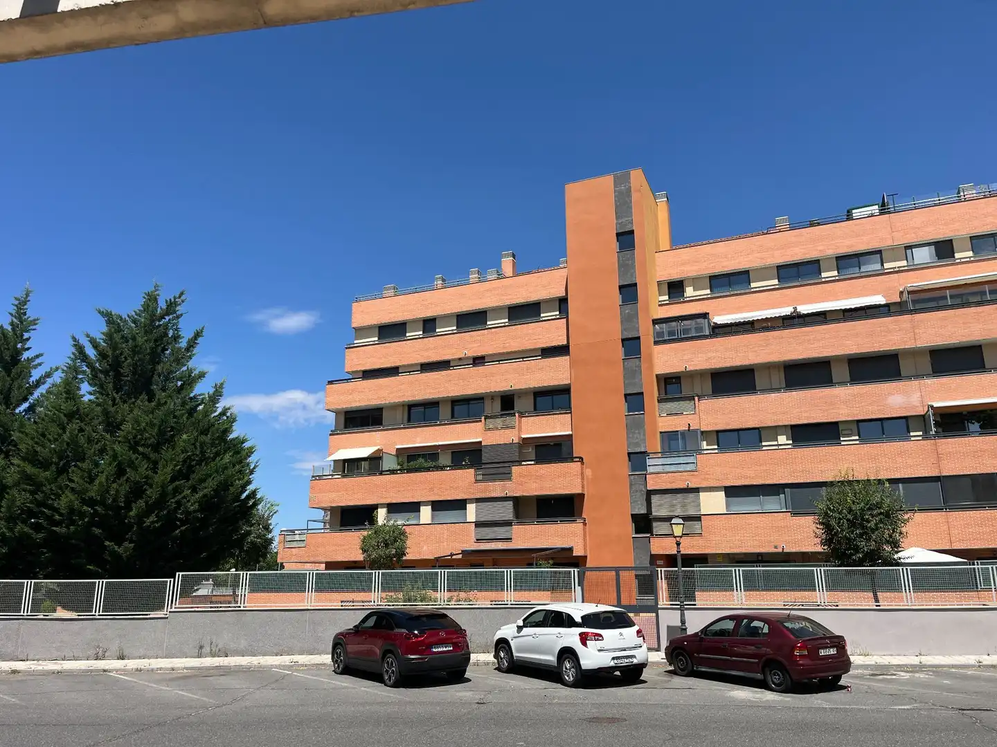 Vista exterior de Pis de lloguer en Ávila amb Calefacció, Terrassa i Moblat