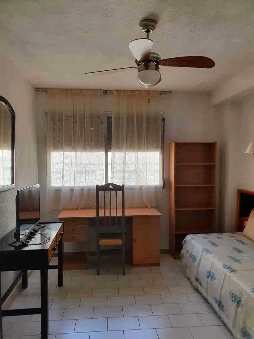 Bedroom of Study for rent in Granada  with Air Conditioner, Heating and Furnished