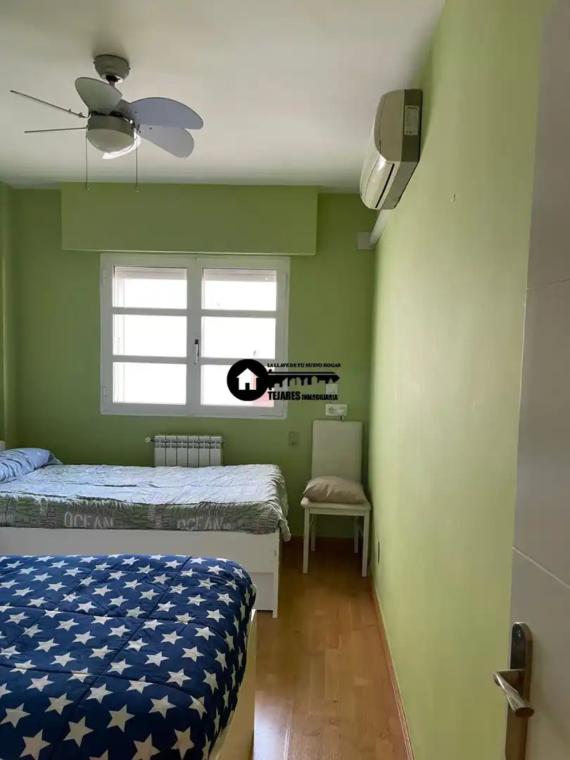 Habitación de Casa adosada en venta en Albacete con Aire acondicionado, Calefacción y Jardín privado