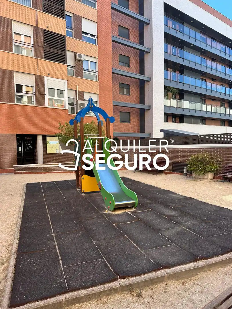 Vista exterior de Pis de lloguer en Móstoles amb Aire condicionat, Calefacció i Traster