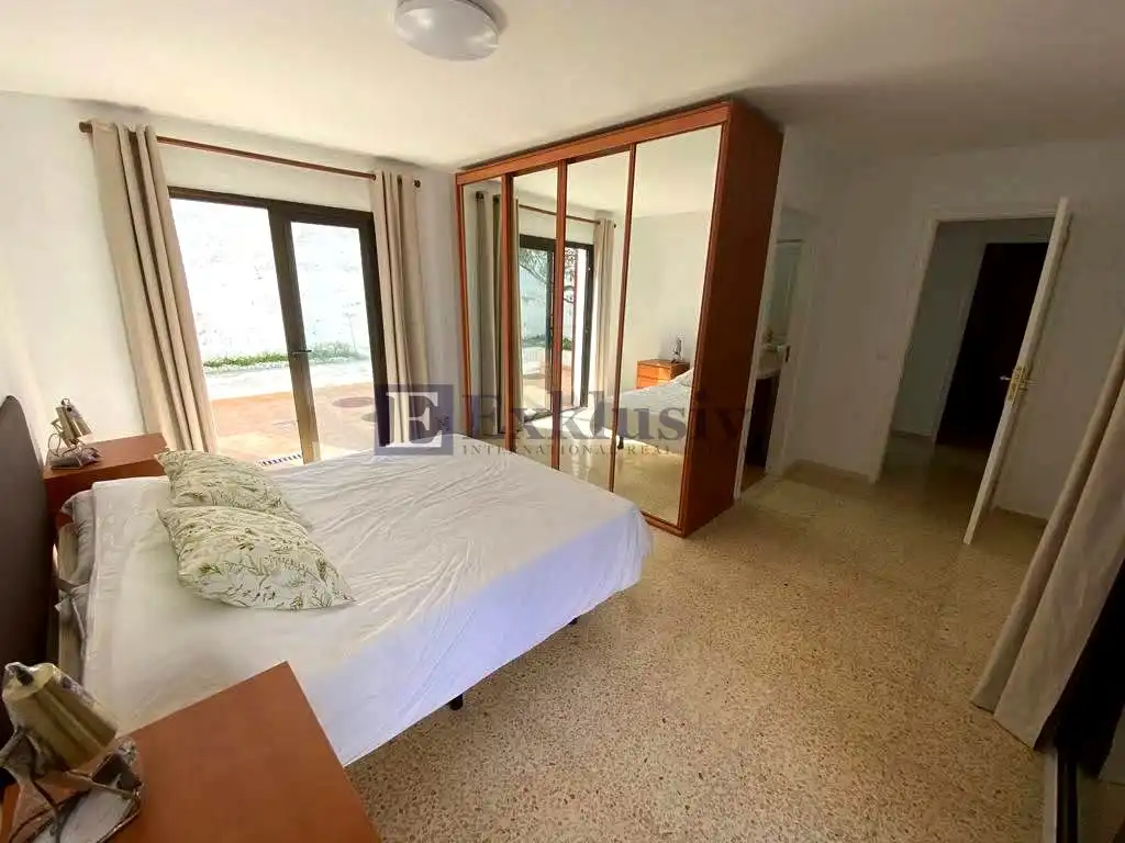 Schlafzimmer von Erdgeschoss zur Miete in Puerto de la Cruz mit Privatgarten, Terrasse und Möbliert