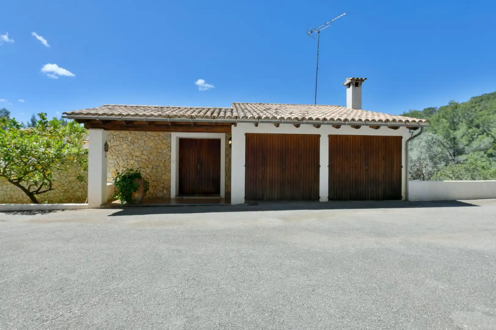 Vista exterior de Casa o xalet en venda en  Palma de Mallorca amb Aire condicionat, Calefacció i Jardí privat