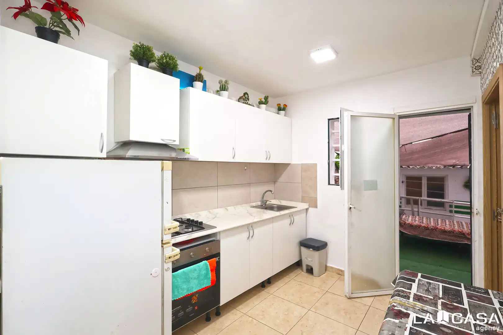 Cuina de Planta baixa en venda en L'Hospitalet de Llobregat amb Calefacció, Terrassa i Traster