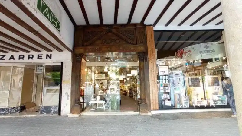 Locale commerciale in vendita a De Los Fueros