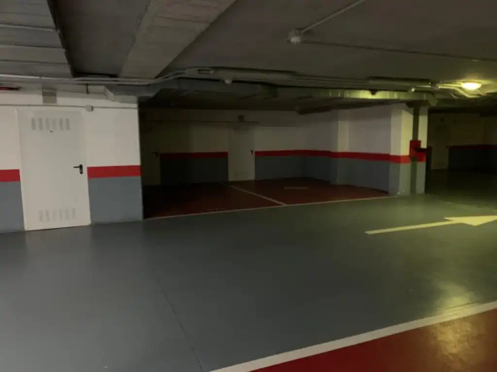 Parkplatz von Garage zum Verkauf in Langreo