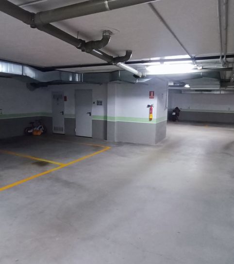 Photo 2 of Garage for rent in Rúa Lucín, 2, Perillo, Oleiros