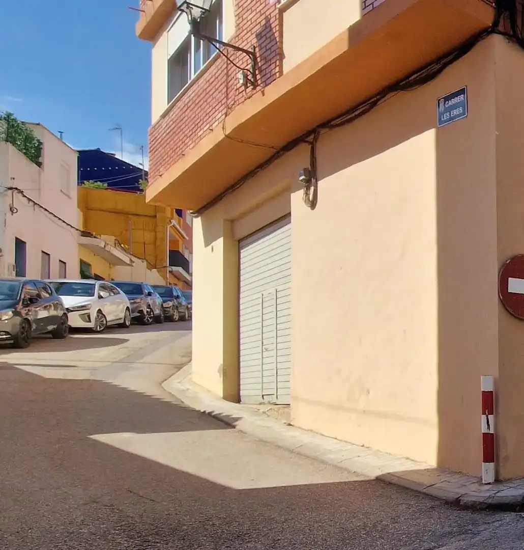 Vista exterior de Local en venta en Náquera