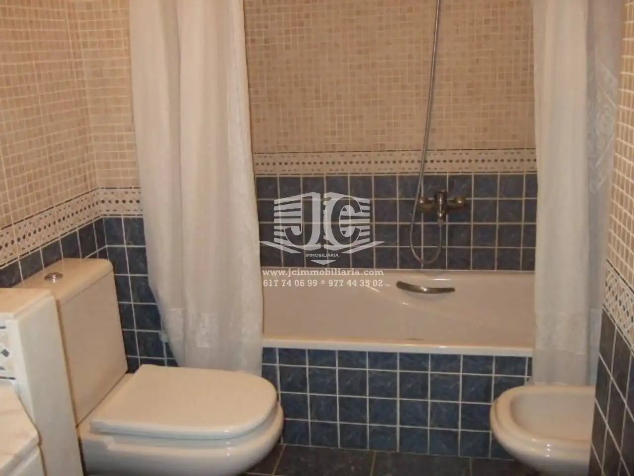 Bathroom of Flat for rent in Tortosa  with Air Conditioner, Terrace and Furnished