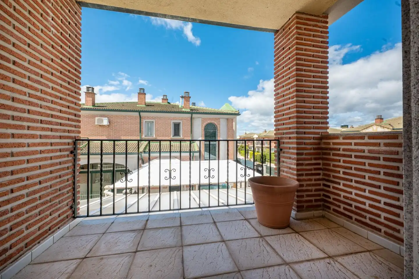 Terrassa de Casa o xalet en venda en Ávila amb Calefacció, Jardí privat i Terrassa