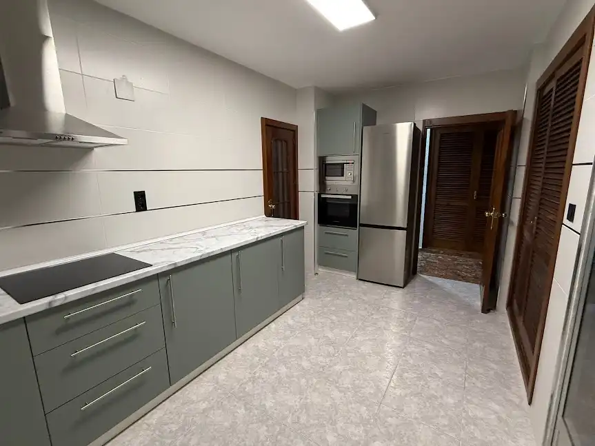 Flat for rent in Calle Romea, 9, Linarejos