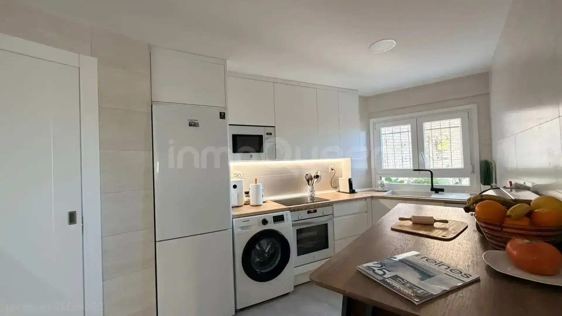 Kitchen of Flat for sale in Zaragoza  with Heating, Terrace and Furnished