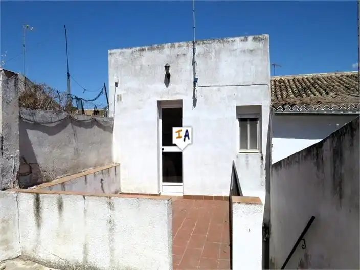 Vista exterior de Casa adosada en venta en Santiago de Calatrava con Terraza y Trastero