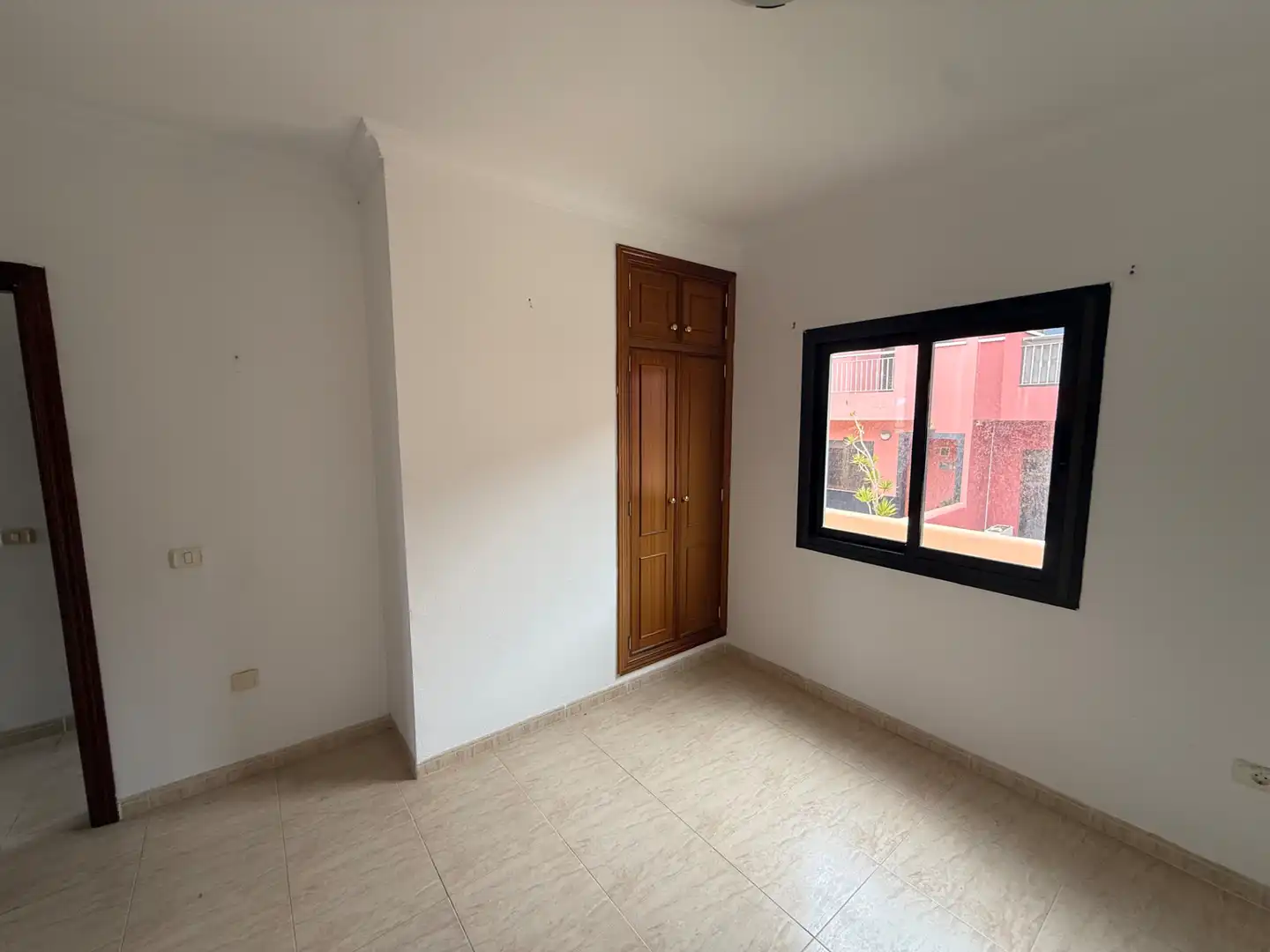 Habitación de Dúplex en venta en Adeje con Terraza, Trastero y Balcón