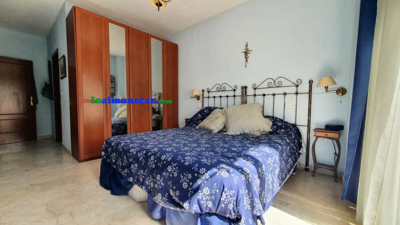 Schlafzimmer von Dachboden zum Verkauf in Almuñécar mit Terrasse und Möbliert