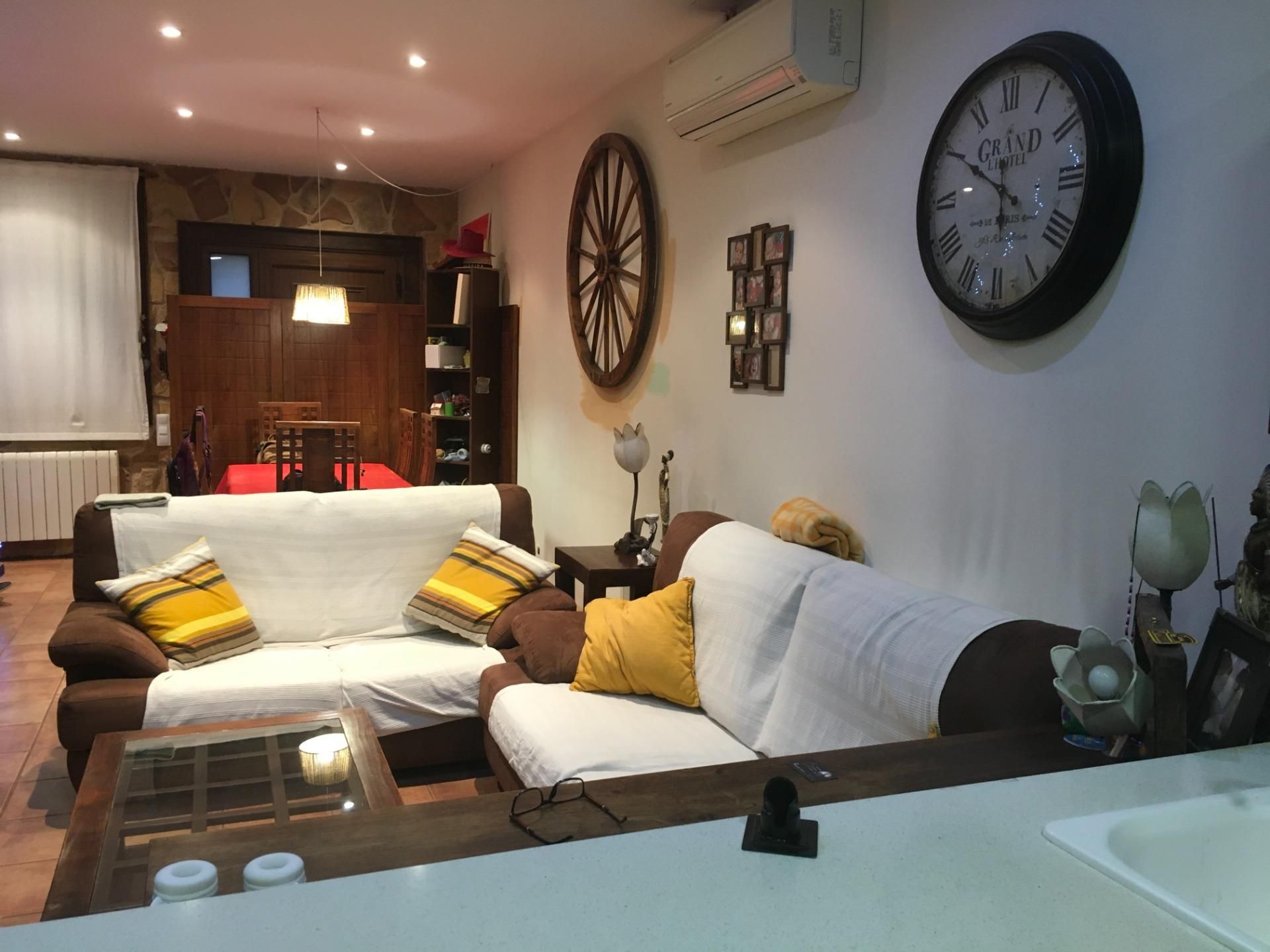 Sala d'estar de Casa adosada en venda en Sabadell