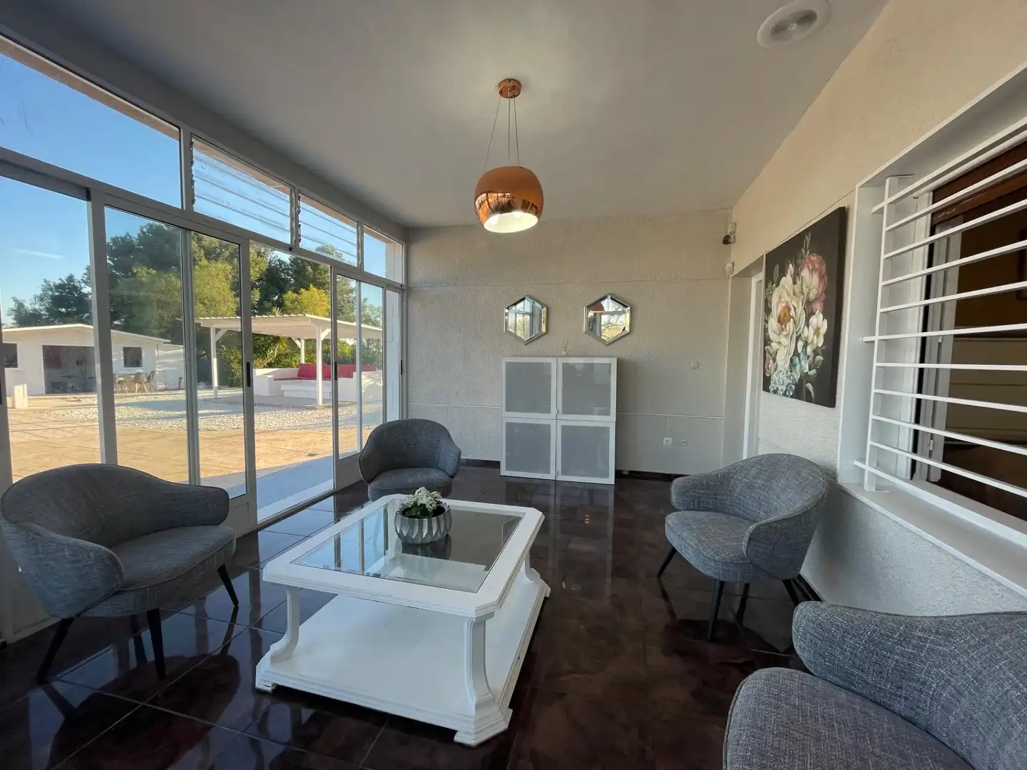 Sala d'estar de Casa o xalet en venda en Elche / Elx amb Aire condicionat, Jardí privat i Terrassa