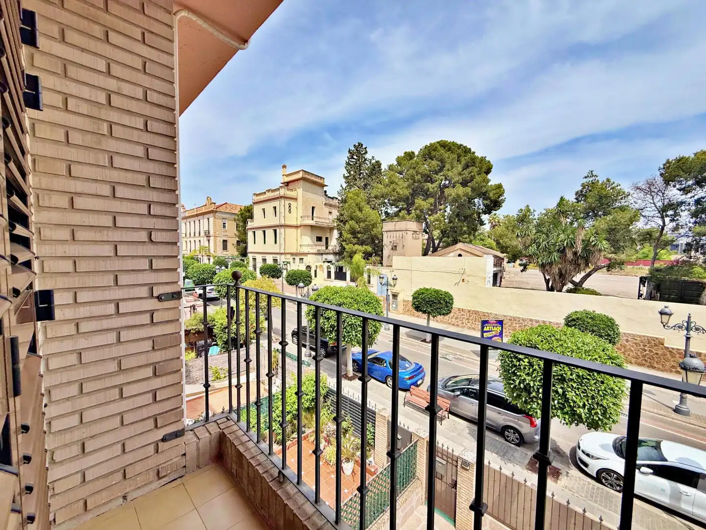 Vista exterior de Casa adosada en venta en Paterna con Aire acondicionado, Jardín privado y Trastero