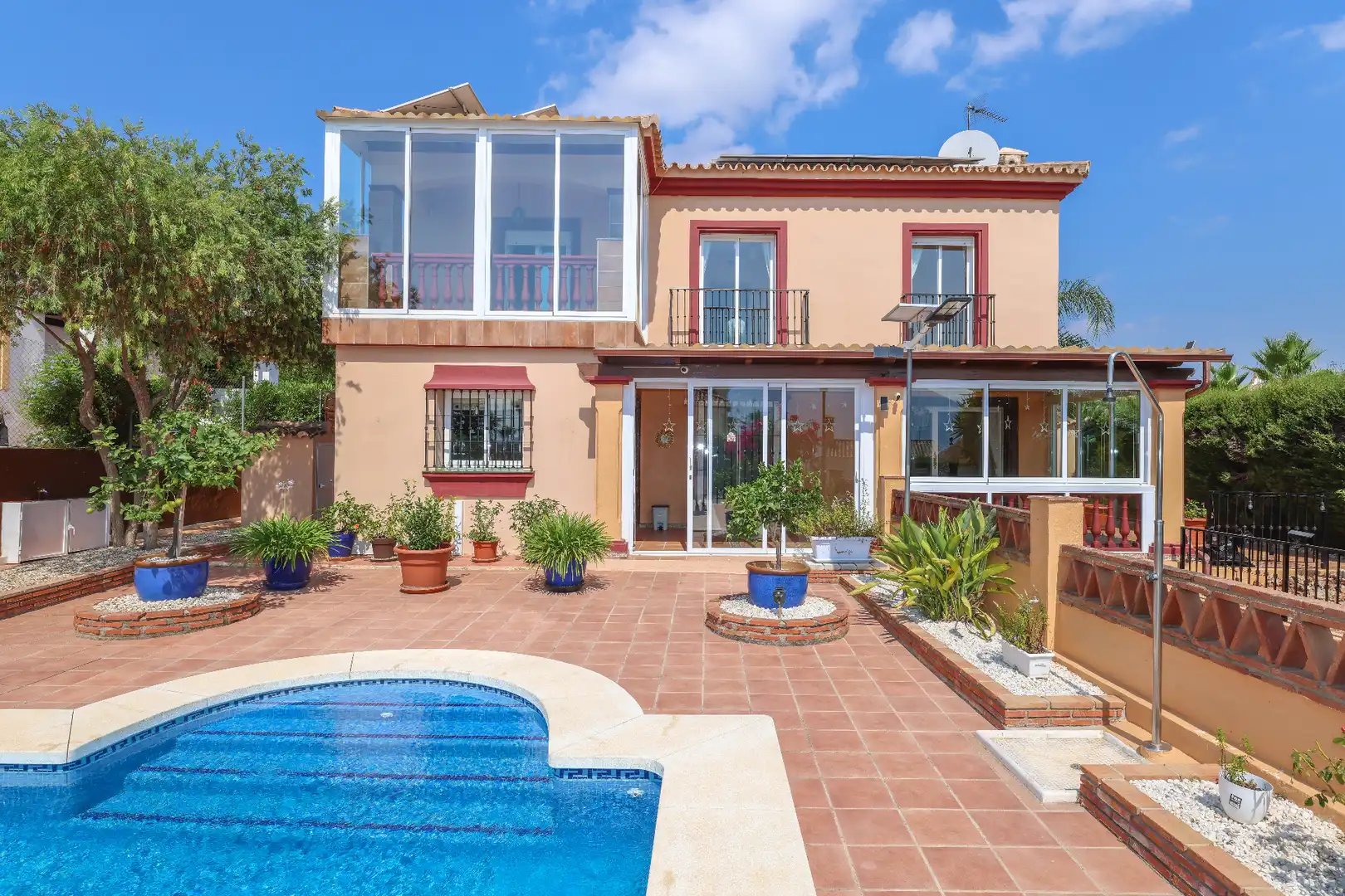 Exterior view of Houses for sale in Coín