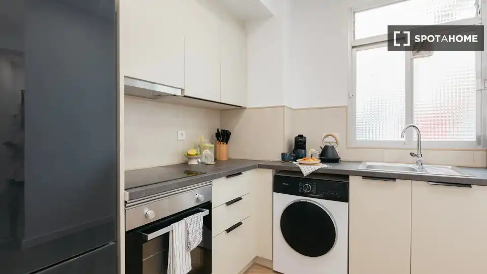 Cocina de Piso de alquiler en Valencia con Aire acondicionado, Calefacción y Amueblado