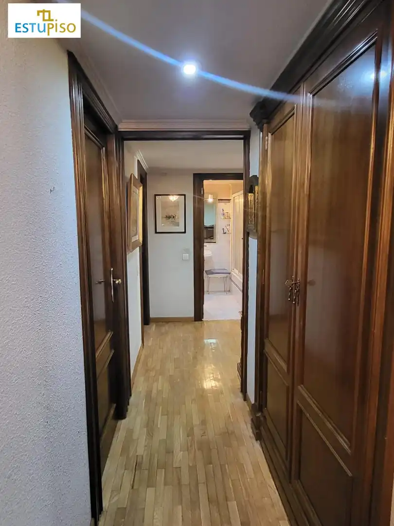Piso en venta en León Capital  con Parquet