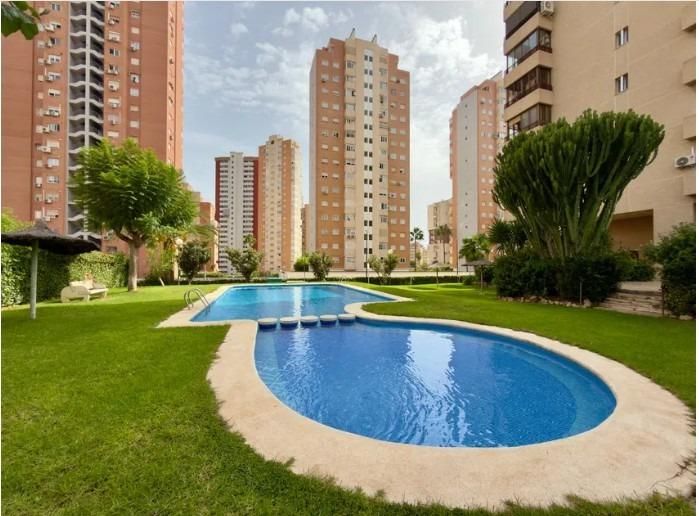 Piscina de Apartamento en venta en Benidorm con Parquet y Piscina comunitaria