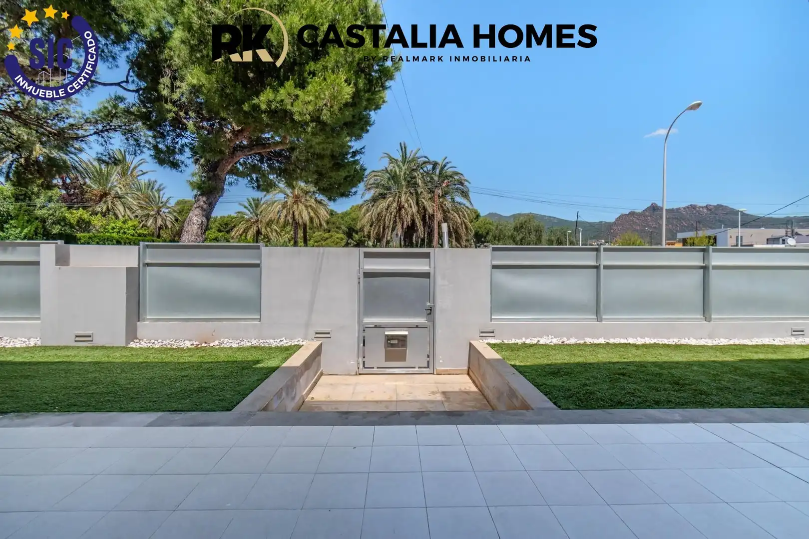 Vista exterior de Casa o xalet en venda en Benicasim / Benicàssim amb Aire condicionat, Calefacció i Jardí privat