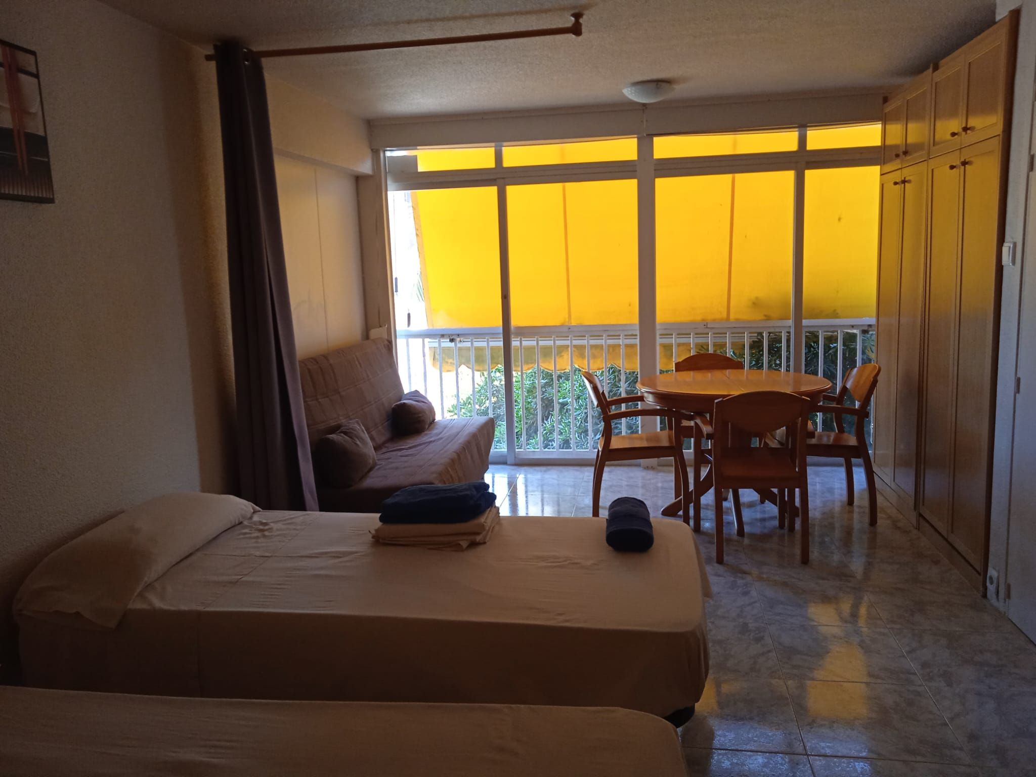 Bedroom of Flat for sale in Benidorm  with Swimming Pool, Furnished and Community pool