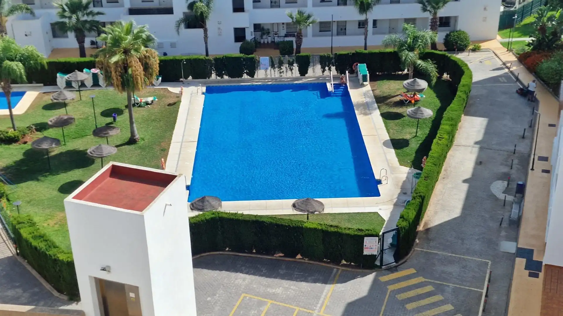 Piso con piscina en venta en Calle Calle Geranios 35, imagen 3